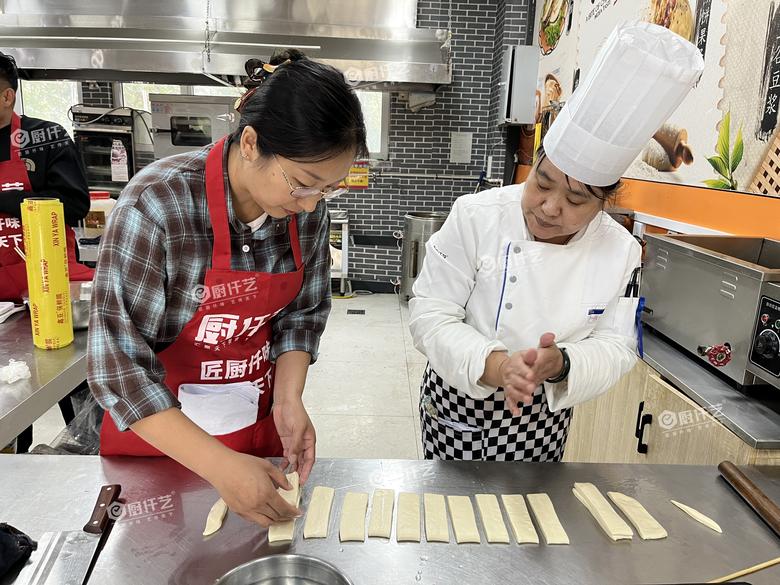 新手开早餐店，学什么项目最不容易亏？这几类早餐更适合入行