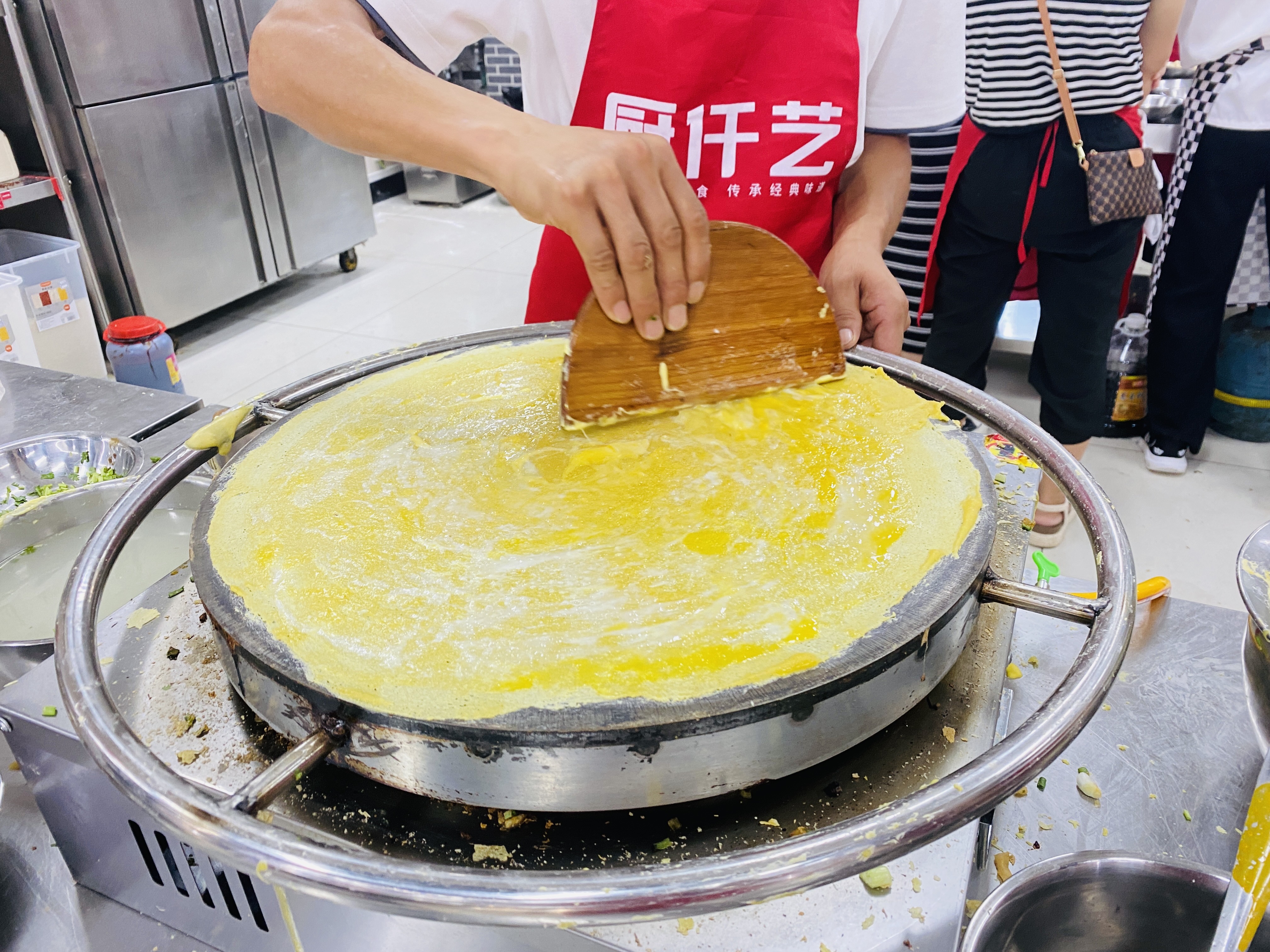 淄博那有杂粮煎饼培训?薄脆和酱料配方教吗?