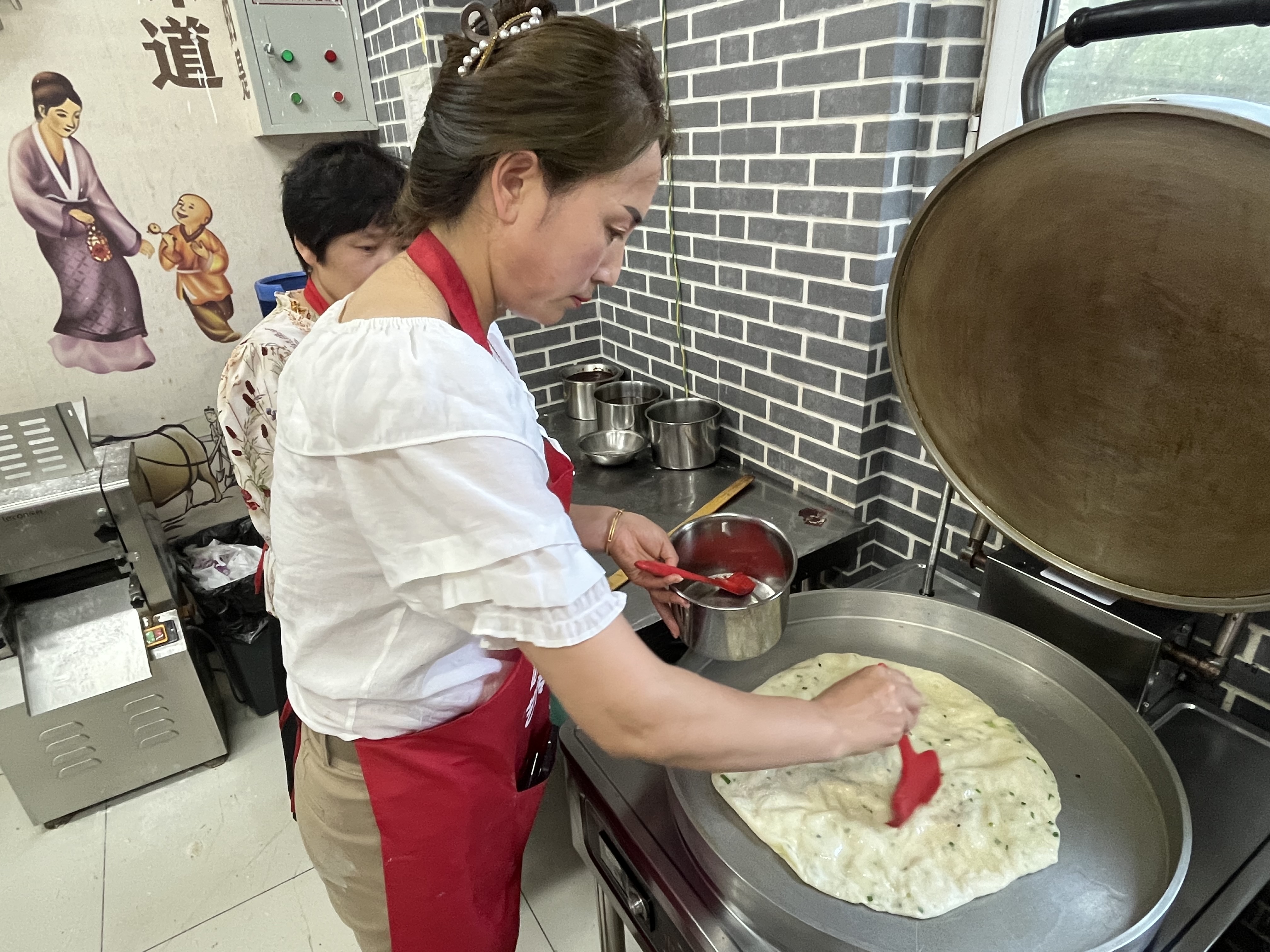 想找济南哪家油饼培训机构好?避开低质教学套路,学正宗技术轻松开店