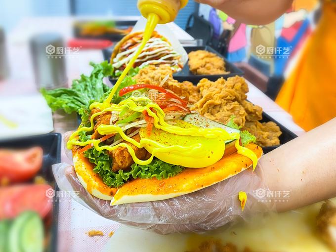 炸鸡馍的成本多少才算正常?卖10元到底能不能做,这笔账很多人一开始就算错了