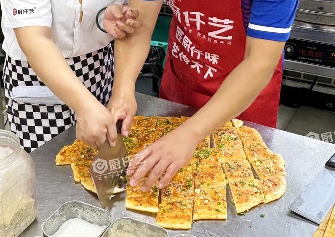 酱香饼搭配什么好吃?光有酱香饼不够卖,很多人卡在“搭配结构”这一步