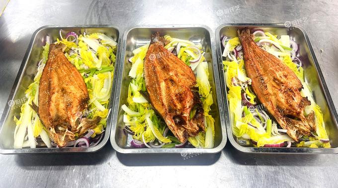 青岛学烤鱼开店：零基础 3-7 天出师，1-2 人可干