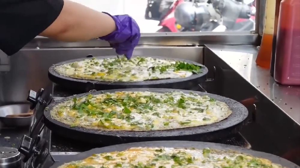 滨州学煎饼果子去哪学？零基础能学会摊煎饼果子吗？