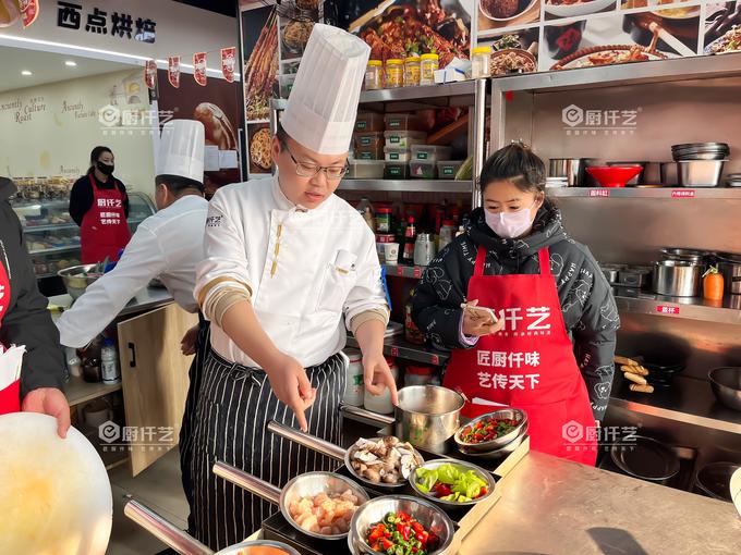 滨州哪里可以学戳子肉？怎么选戳子肉培训学校？