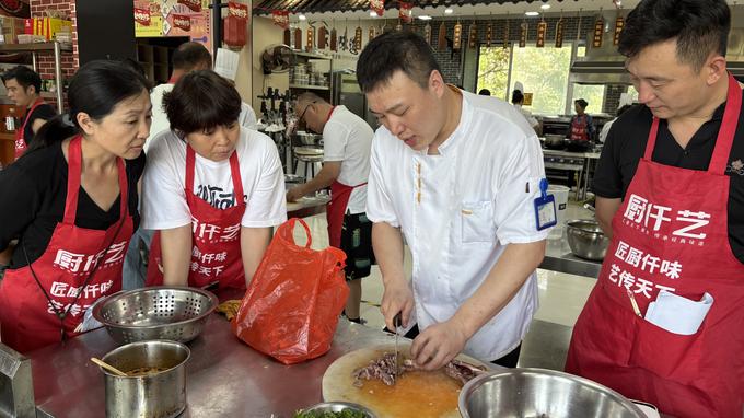 聊城哪里可以学椒麻鸡？零基础能学会吗？