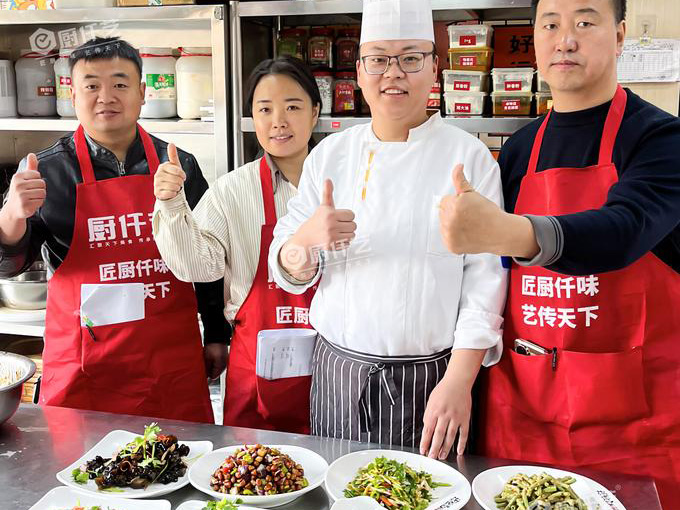枣庄学凉菜去哪里好?摆摊和开店哪个更赚钱?