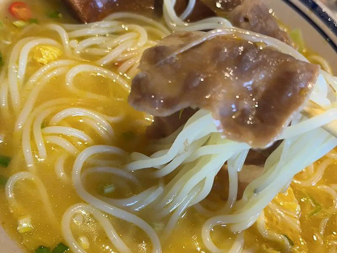 菏泽哪里可以学米线？一碗汤底的差距，决定了这家店活三个月还是活三年