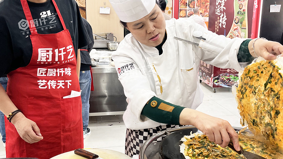 滕州菜煎饼培训学校怎么选?别光看宣传,去了现场看这几点就够了