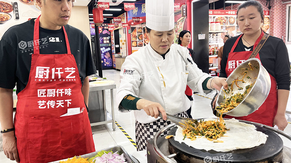 滕州菜煎饼出了枣庄就变味,到底差在哪一步?