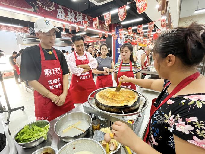 煎饼果子面糊配方比例是多少?厨仟艺把几种常见配方拆给你看