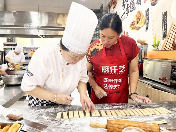 油条为什么不蓬松？为什么发硬？厨仟艺讲透原理