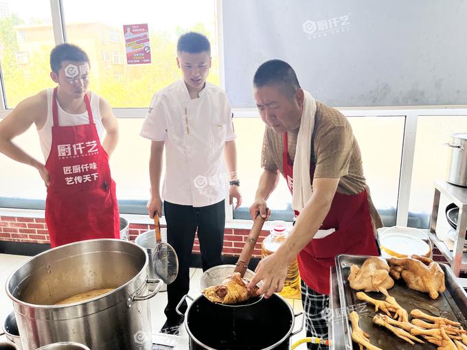40岁了还能学卤味吗？厨仟艺说句实在话