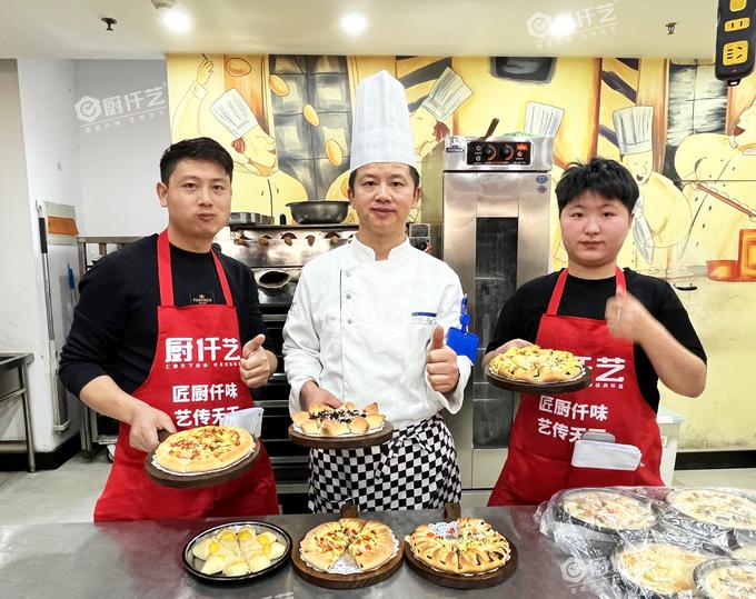 学做手工披萨,厨仟艺告诉你哪些步骤决定成败,新手别踩坑!