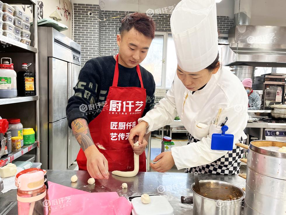 学做小笼包,厨仟艺手把手教你完整配方和流程,零基础也能学会!