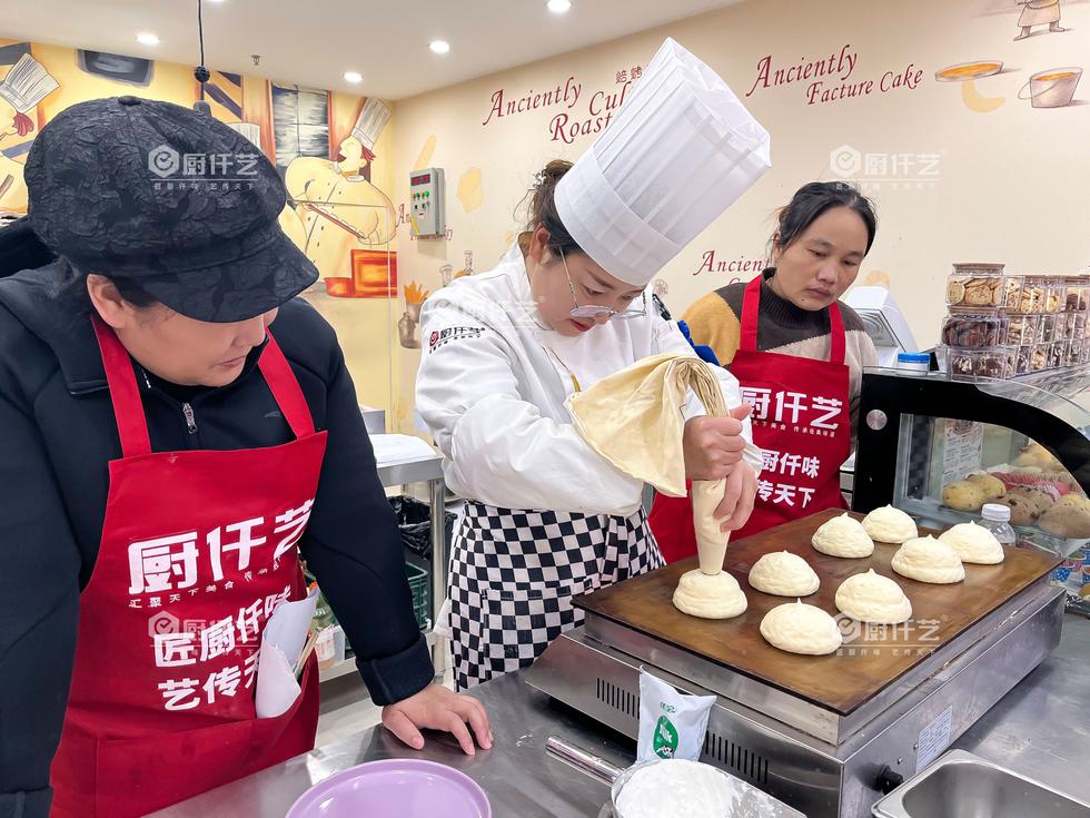 舒芙蕾哪里学适合新手？学舒芙蕾推荐厨仟艺，18年培训经验，避免踩坑！