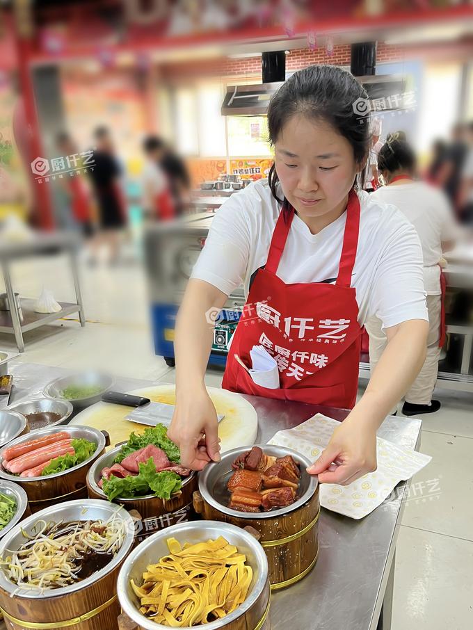卤肉卷饼