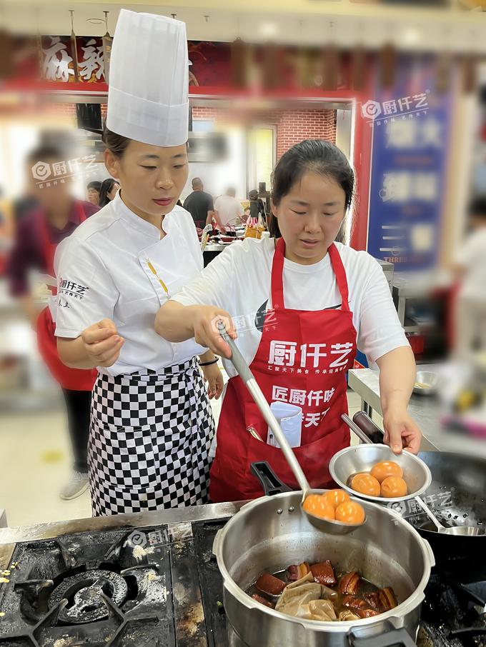 卤肉卷饼