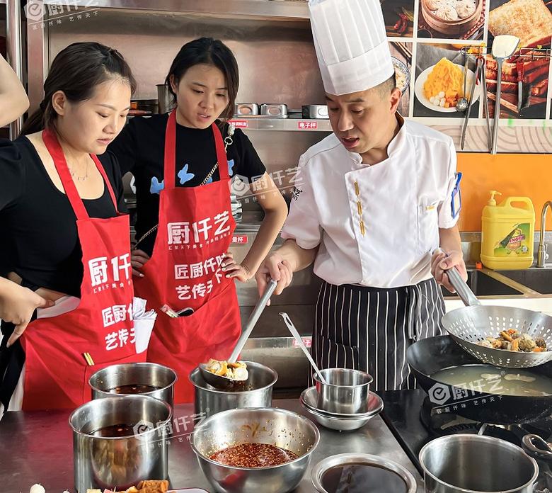 捞汁小海鲜调料汁配方：原料表到处都有，但决定成败的不是这张配方表